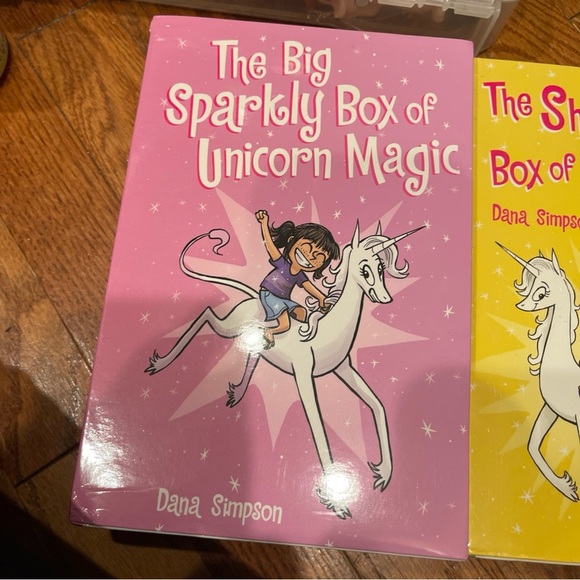Phoebe Unicorn Magic and Sparkles Box Set - 8 Books - Picture 2 of 7